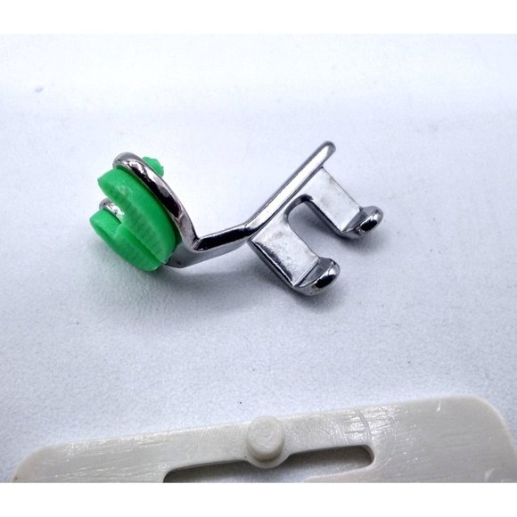 Sewing Machine Parts 9 Piece Lot Various Pieces For Repairs Brands Unknown - Picture 8 of 11